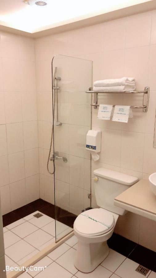 Jungle City Motel Chiayi Extérieur photo